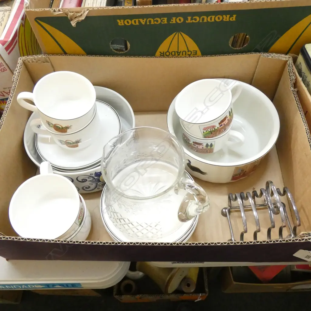 BOX VILLEROY & BOCH CUPS SAUCERS & BOWL + CRYSTAL JUG ETC Image 1++