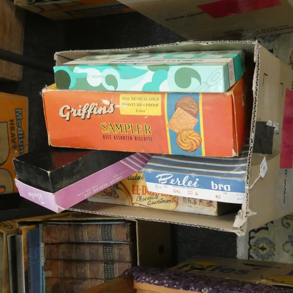 BOX OLD COMMERCIAL BOXES  Image 1++
