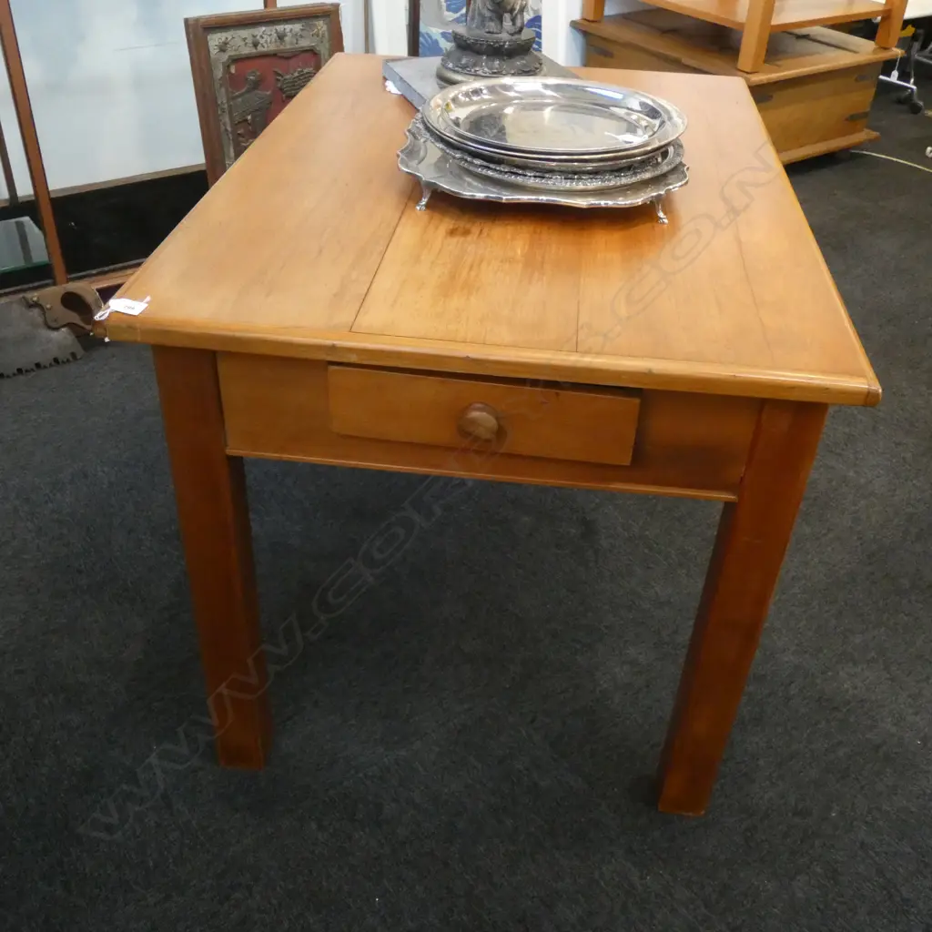 SM KAURI DINING TABLE - 1 DRAWER 1055 X 800MM Image 1++
