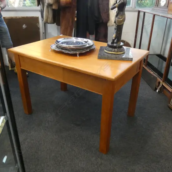 SM KAURI DINING TABLE - 1 DRAWER 1055 X 800MM