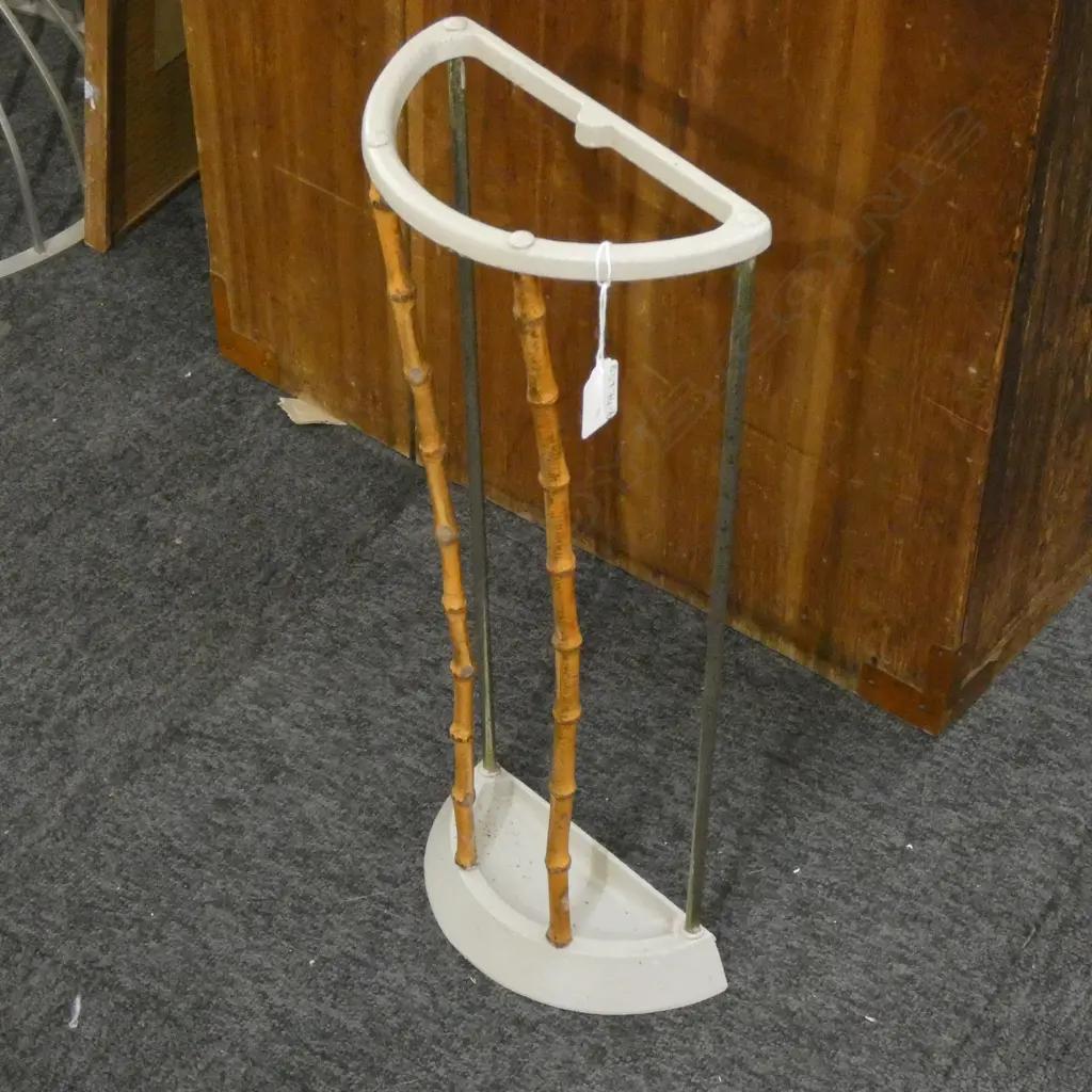 OLD CANE & METAL WALKING STICK / UMBRELLA STAND Image 1++