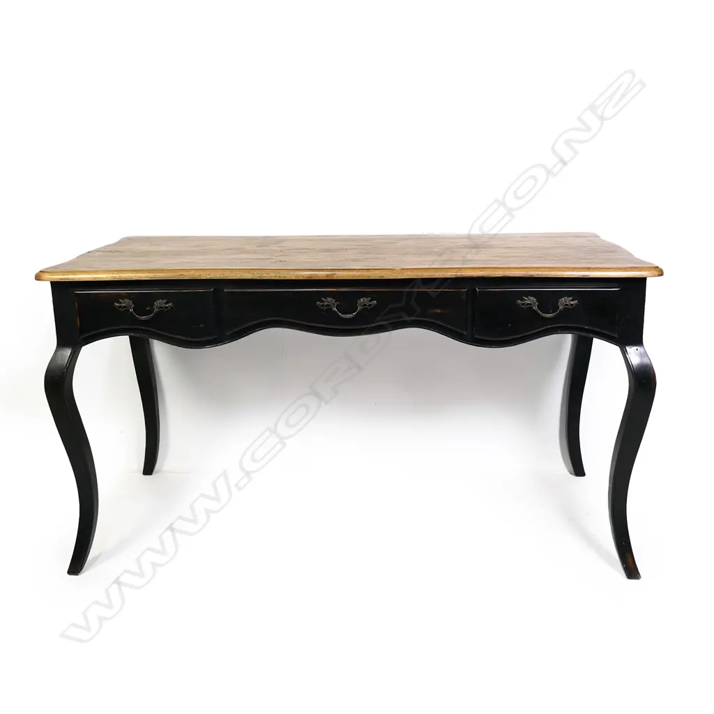 A 20thC French antique style library table, Image 1++