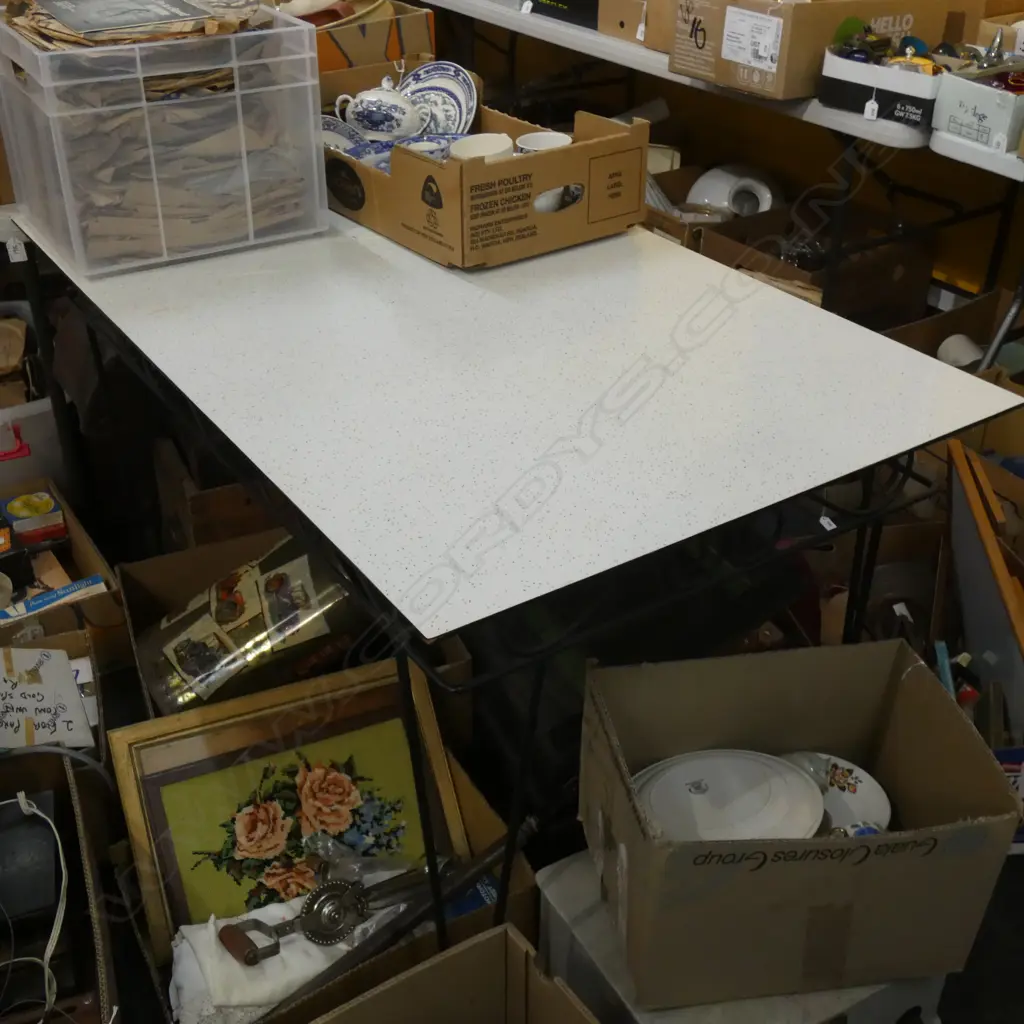 VINTAGE FORMICA TABLE 1215x760mm & 4 CHAIRS Image 1++