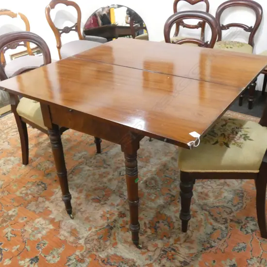 ANTIQUE TABLE...