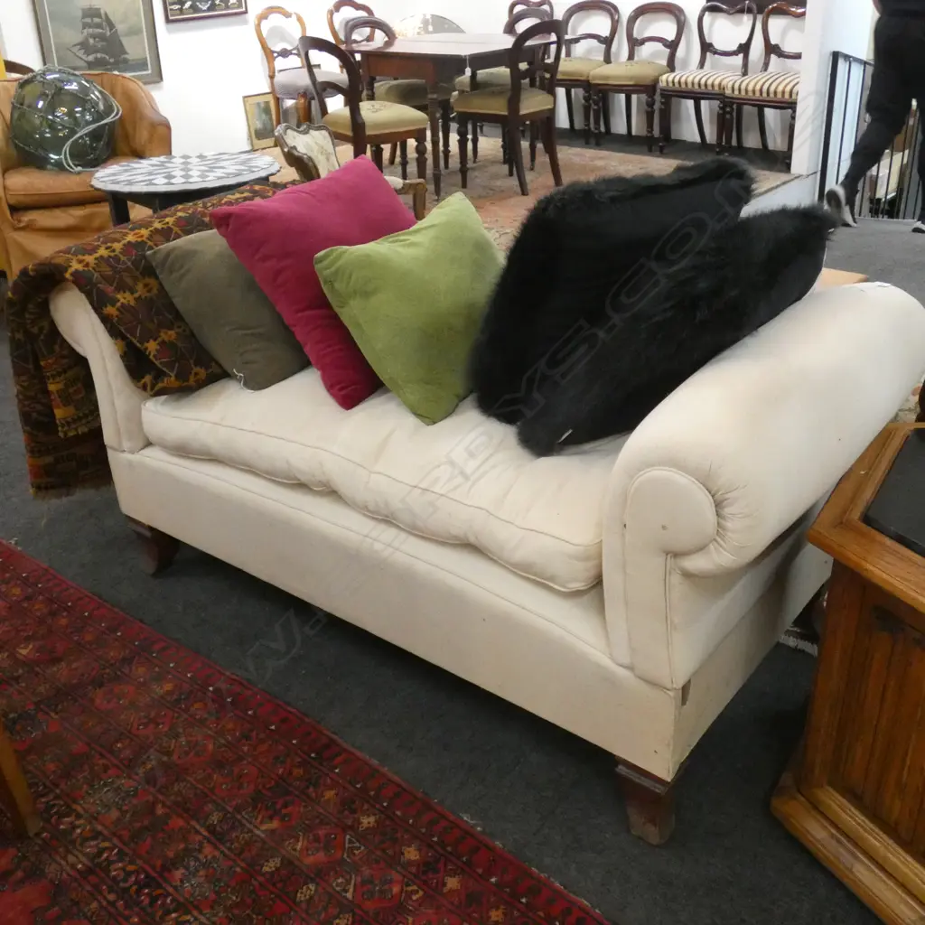 VINTAGE CREAM FRENCH DAYBED Image 1++