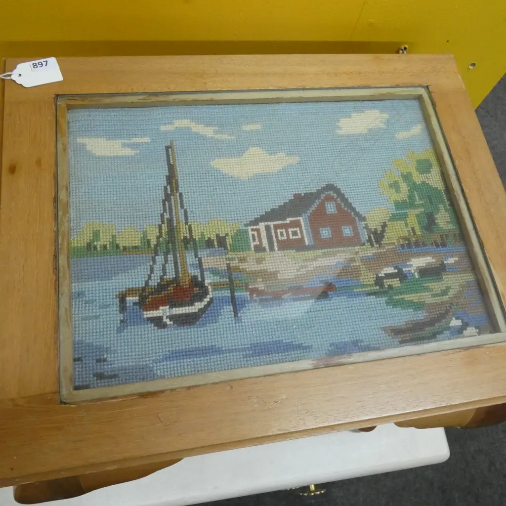QUEEN ANNE STYLE SIDE TABLE Image 1++