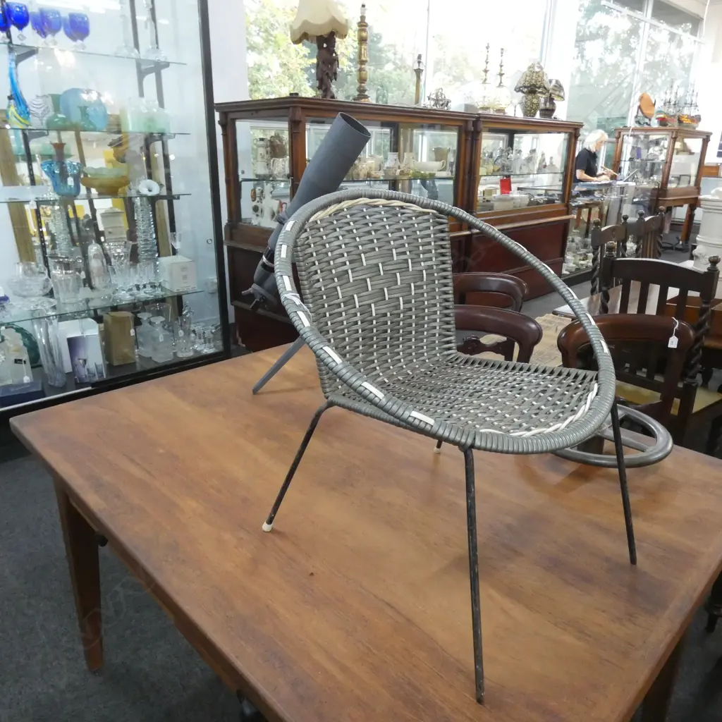CHILDS COOLIE CHAIR Image 1++