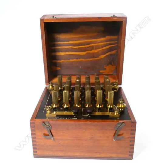ANTIQUE RESISTANCE BOX , 224 X 161MM
