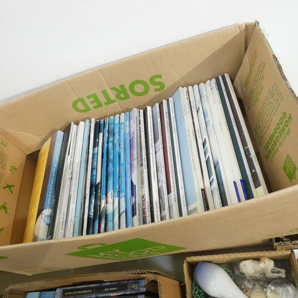 ASSORTMENT OF COOK BOOKS AND MAGAZINES Image 1++