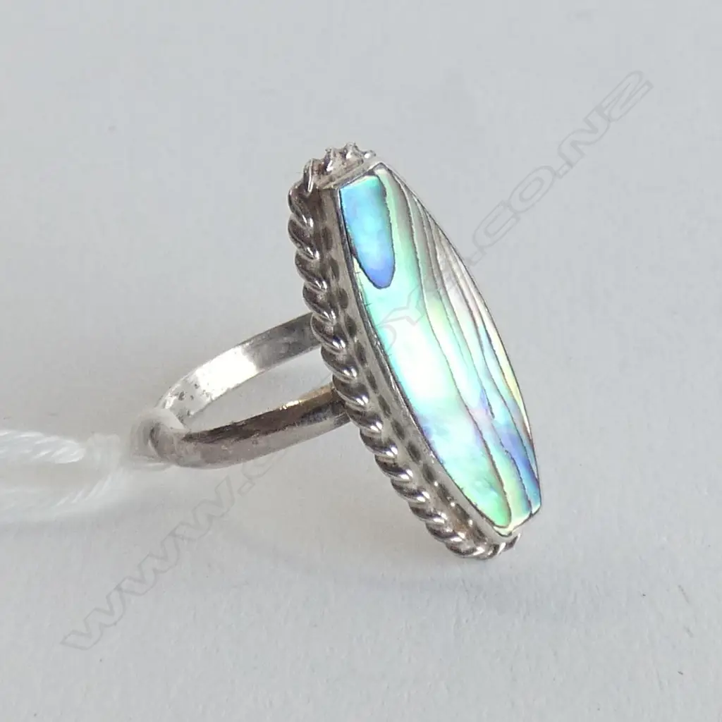 ST. SILVER AND PAUA RING Image 1++
