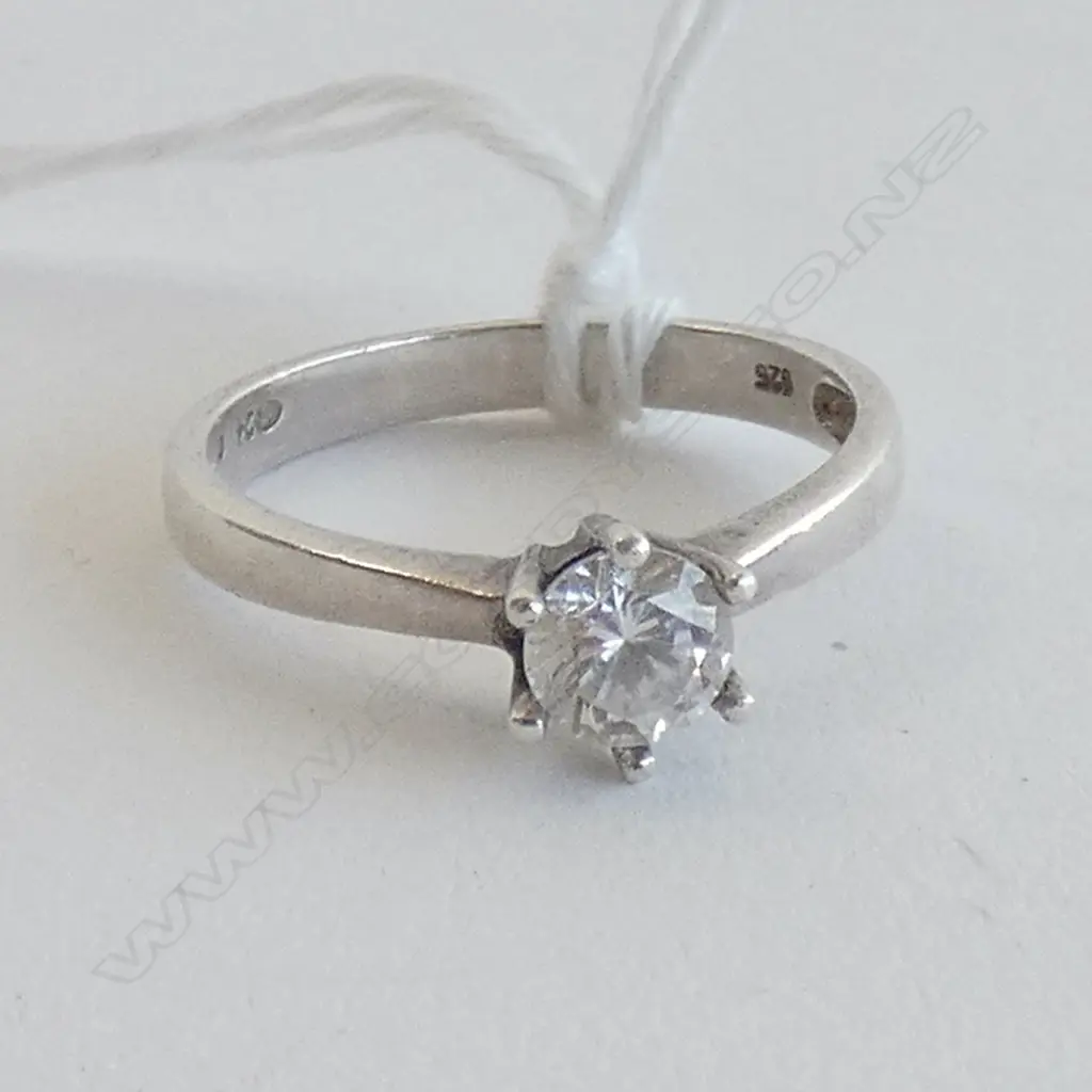 925 SILVER & CZ SOLITAIRE RING  Image 1++