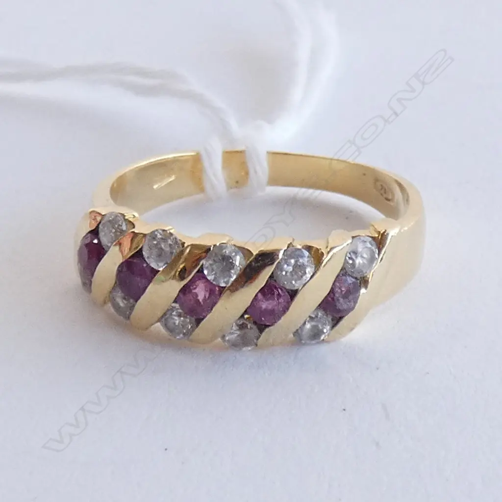 18CT RUBY & C Z. RING Image 1++