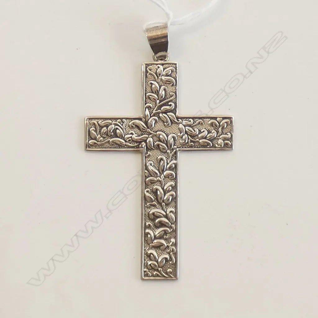 LG STG SILVER ENGRAVED CROSS L 75MM 11GMS Image 1++
