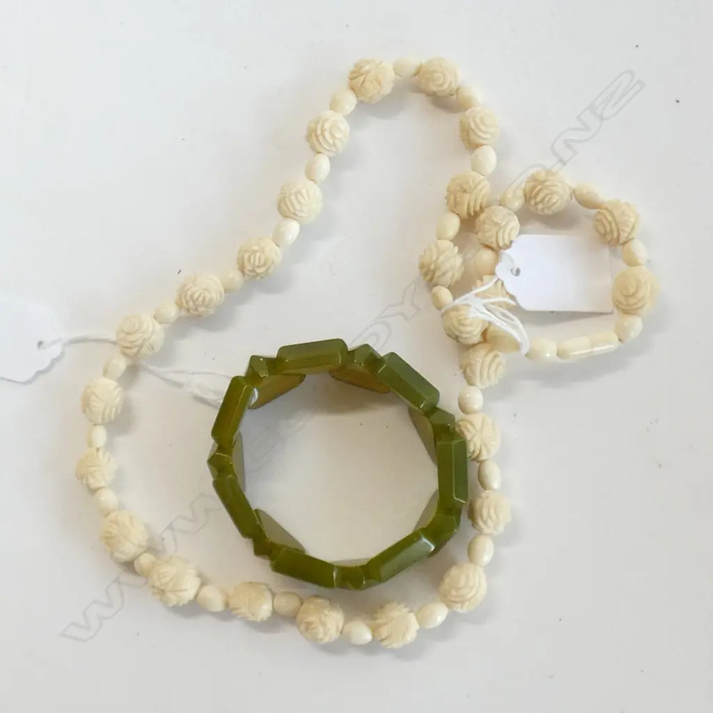 BONE CARVED NECKLACE 660MM & BAKELITE BRACELET Image 1++