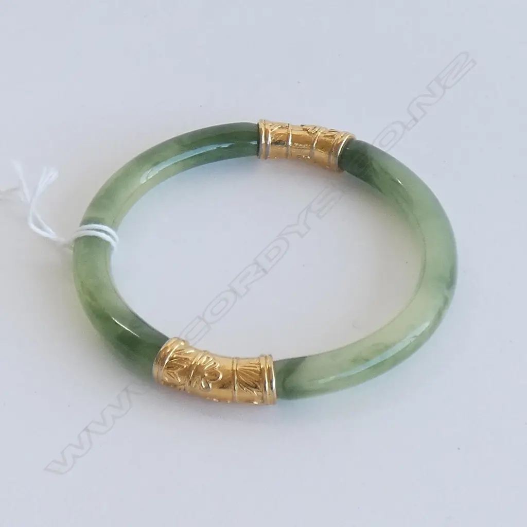 JADE & GOLD BANGLE  Image 1++