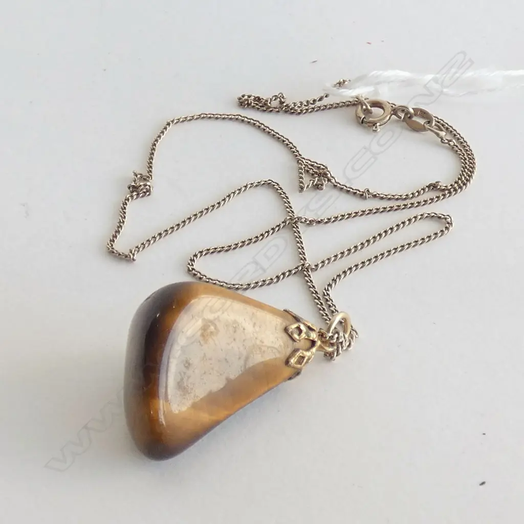 TIGERS EYE PENDANT WITH SILVER CHAIN Image 1++