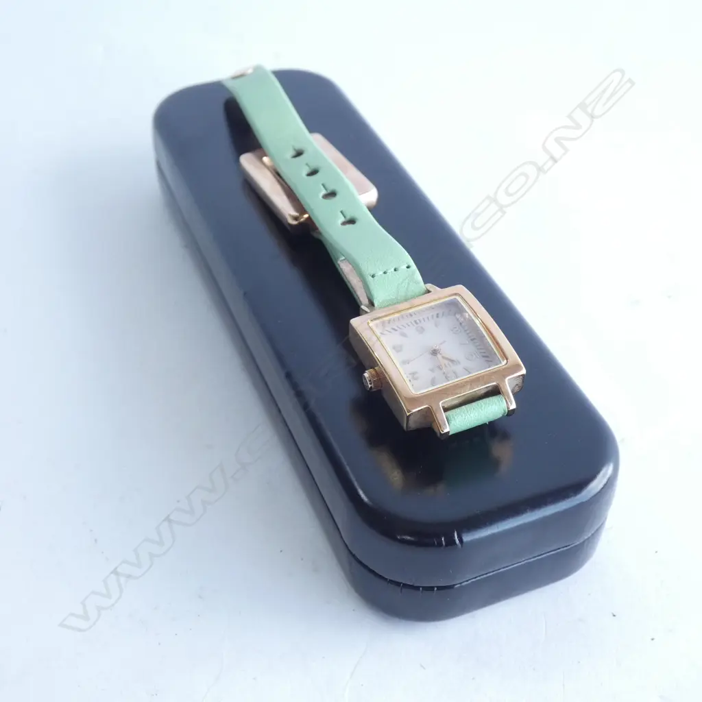 FURLA LADIES WATCH - GREEN LEATHER STRAP - IN ORIGINAL BOX WITH BOOKLET (NOT WORKING) Image 1++
