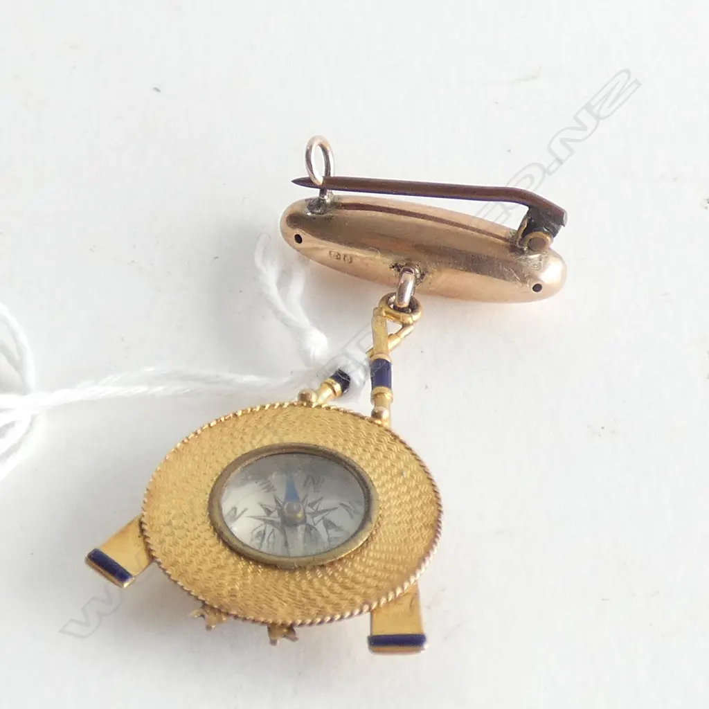 GOLD BROOCH WITH ROWING OARS & BOATER HAT SET WITH COMPASS Image 1++