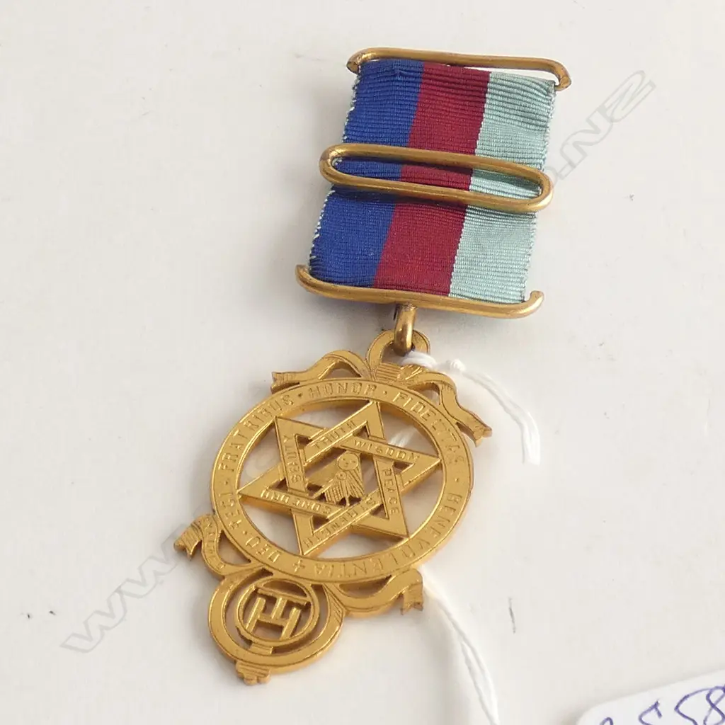 GILT MASONIC JEWEL 3 COLOUR RIBBON Image 1++