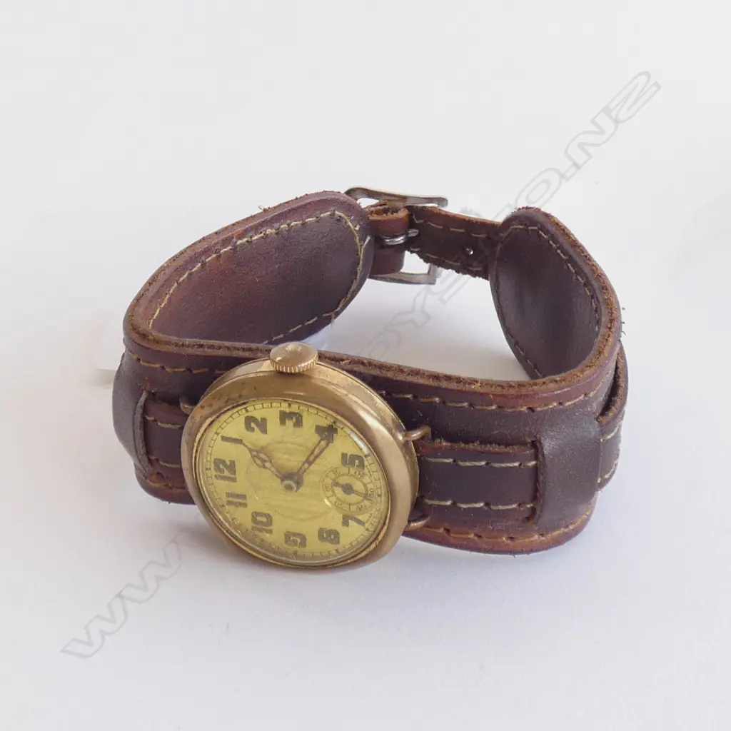 VINTAGE WATCH WITH WIDE BAND LEATHER STRAP  Image 1++
