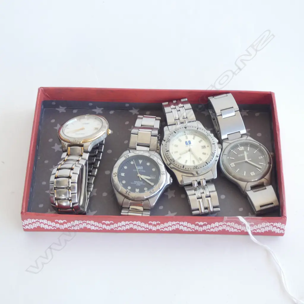 4 GENTS WRISTWATCHES Image 1++