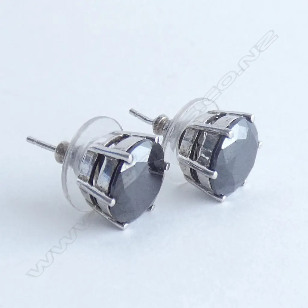 PR SILVER & BLACK STONE EARRINGS Image 1++