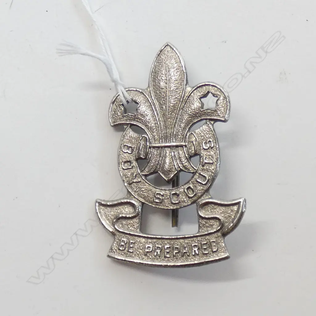 1930s BOY SCOUTS (BE PREPARED) LARGE SILVERED METAL BADGE 62 x 42mm Image 1++
