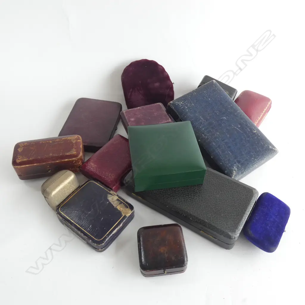 15 X ASSORTED ANTIQUE JEWELLERY BOXES Image 1++