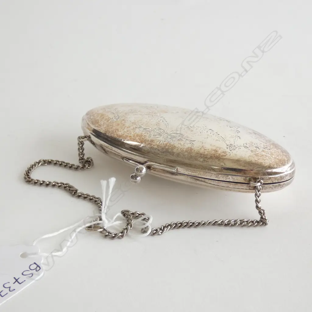 STG SILVER COIN PURSE w CHAIN TOTAL WGT 63.8GMS BIRMINGHAM 1944  Image 1++