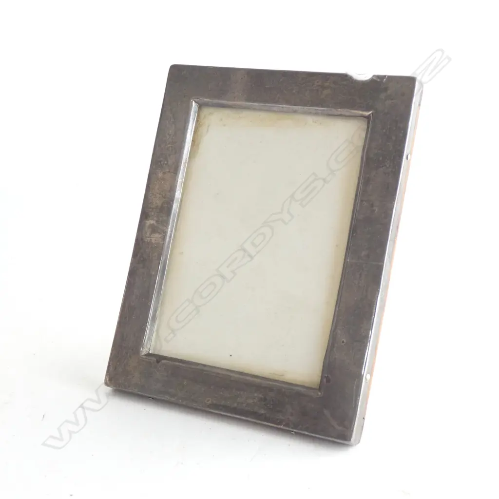 STG SILVER, WOODEN BACKED PHOTO FRAME  90 X 115MM Image 1++