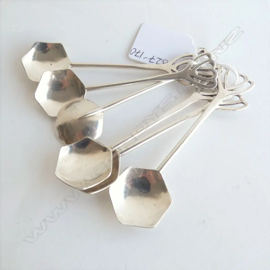 6 DECO SHAPED STG SILVER COFFEE SPOONS BY NZ SILVERSMITH ALFRED ATKINSON  59GMS Image 1++