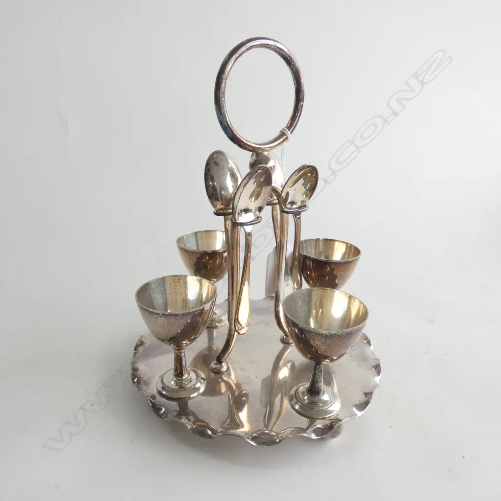 VINTAGE SILVER PLATE EGG CRUET SET; TRAY, 4 EGG CUPS & SPOONS  Image 1++