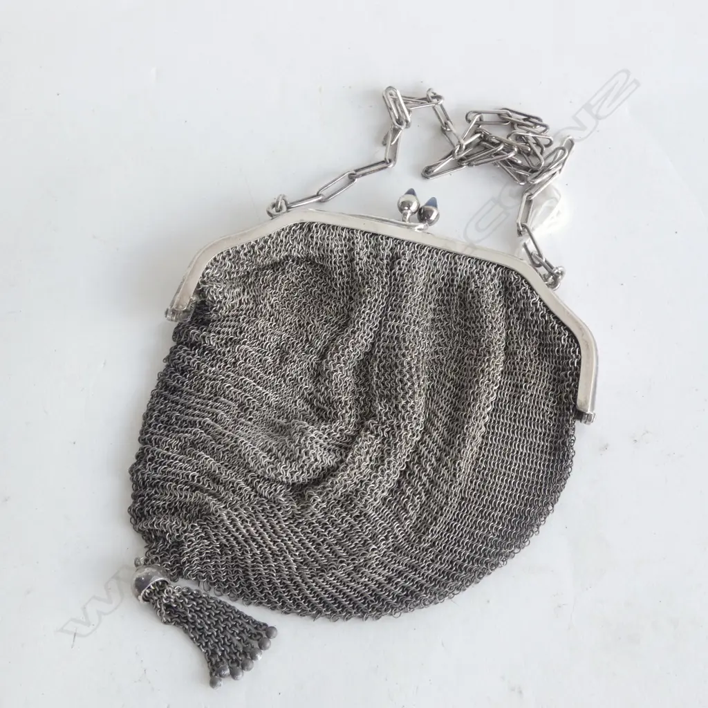 VINTAGE CHAIN MESH EVENING BAG - TEARDROP SHAPE  Image 1++