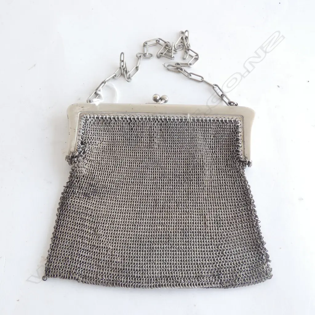 VINTAGE CHAIN MESH EVENING BAG Image 1++