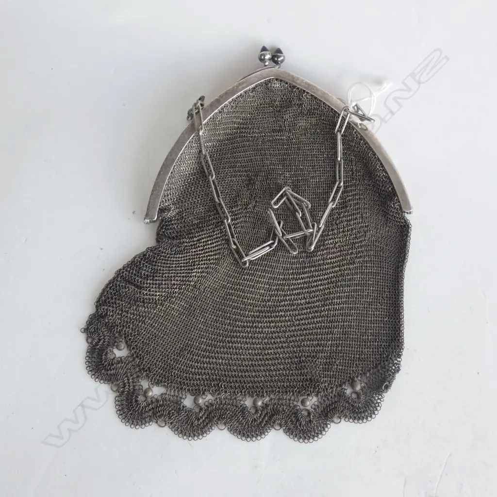 VINTAGE GERMAN ALPACA SILVER CHAIN MESH EVENING BAG Image 1++