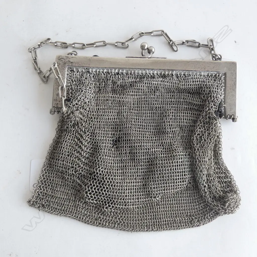 VINTAGE CHAIN MESH EVENING BAG  Image 1++
