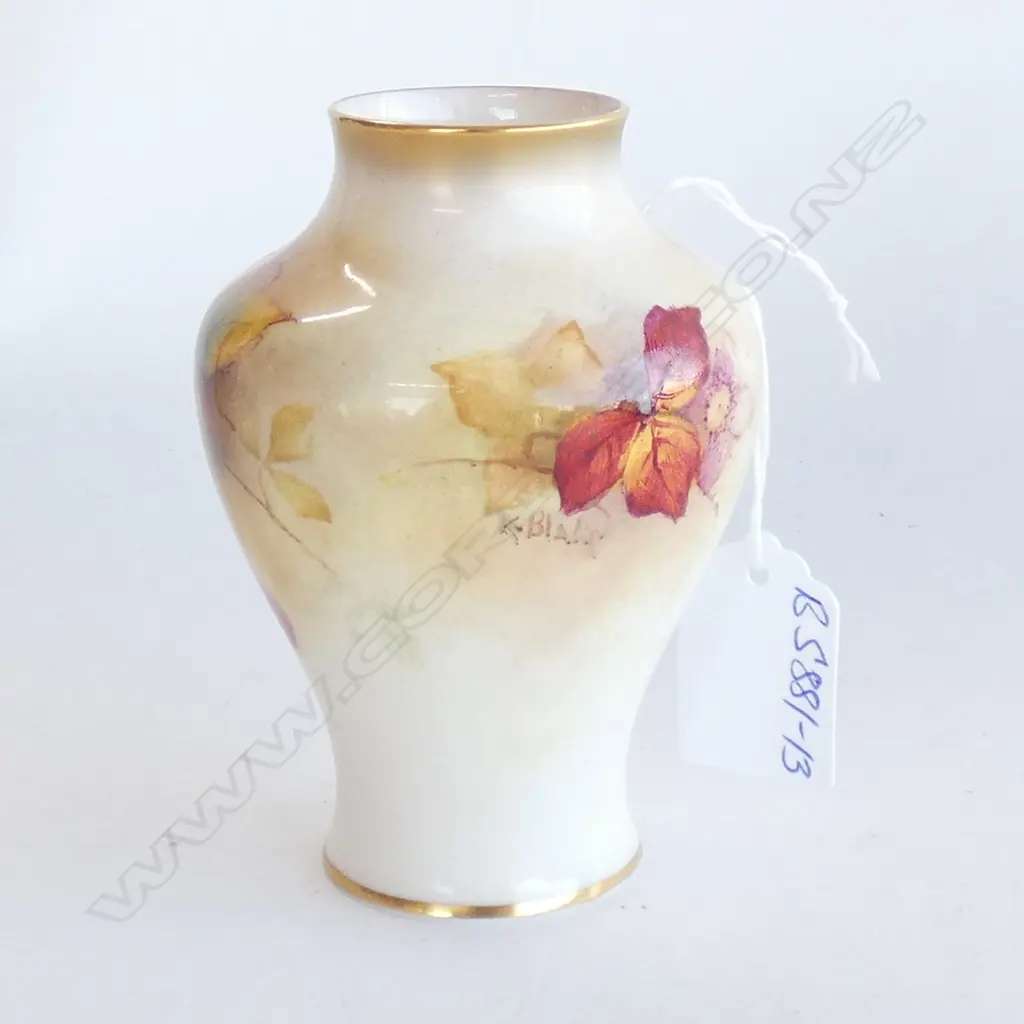 ROYAL WORCESTER KITTY BLAKE BLACKBERRY VASE Image 1++