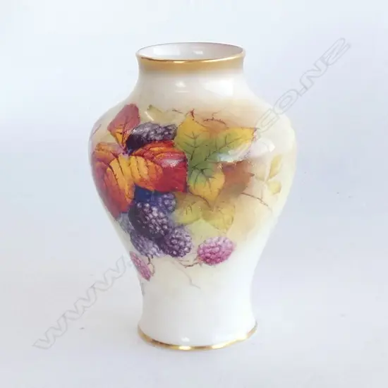 ROYAL WORCESTER KITTY BLAKE BLACKBERRY VASE