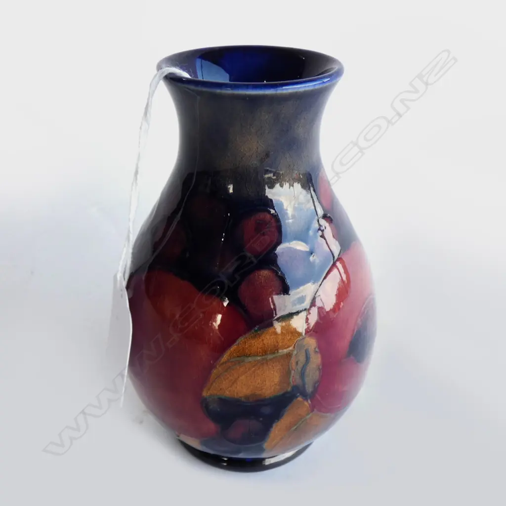 MOORCROFT POMEGRANATE VASE H 125MM Image 1++