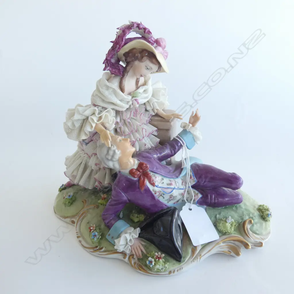 VINTAGE DRESDEN STYLE PORCELAIN LACE LADY & GENT H. 180MM Image 1++