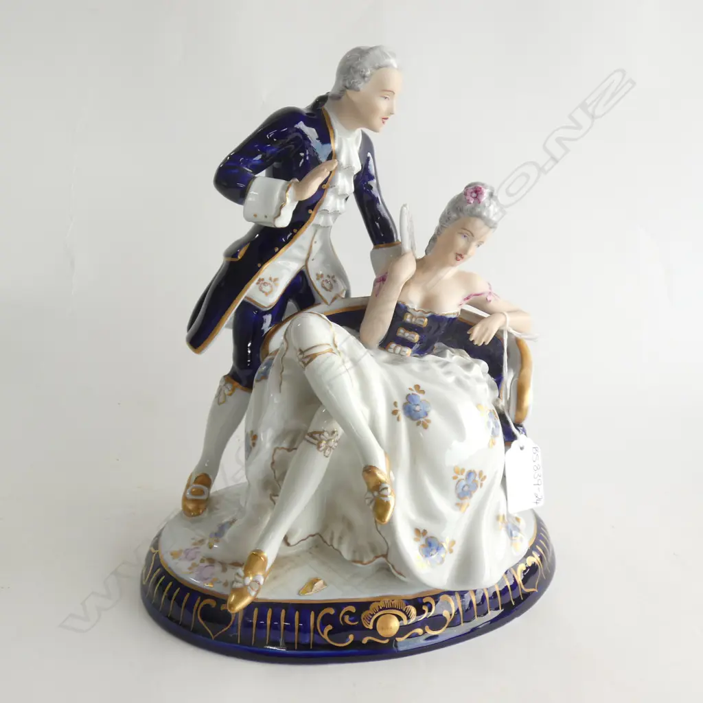 ROYAL DUX BOHEMIA PORCELAIN FIGURINE - LORD & LADY ON COUCH H. 270MM Image 1++