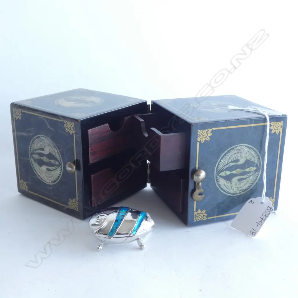 BLACK LACQUER 2 SECTION JEWELLERY BOX WITH DRAWERS L 170MM + SILVER PLATE & ENAMEL TRINKET BOX L47MM Image 1++