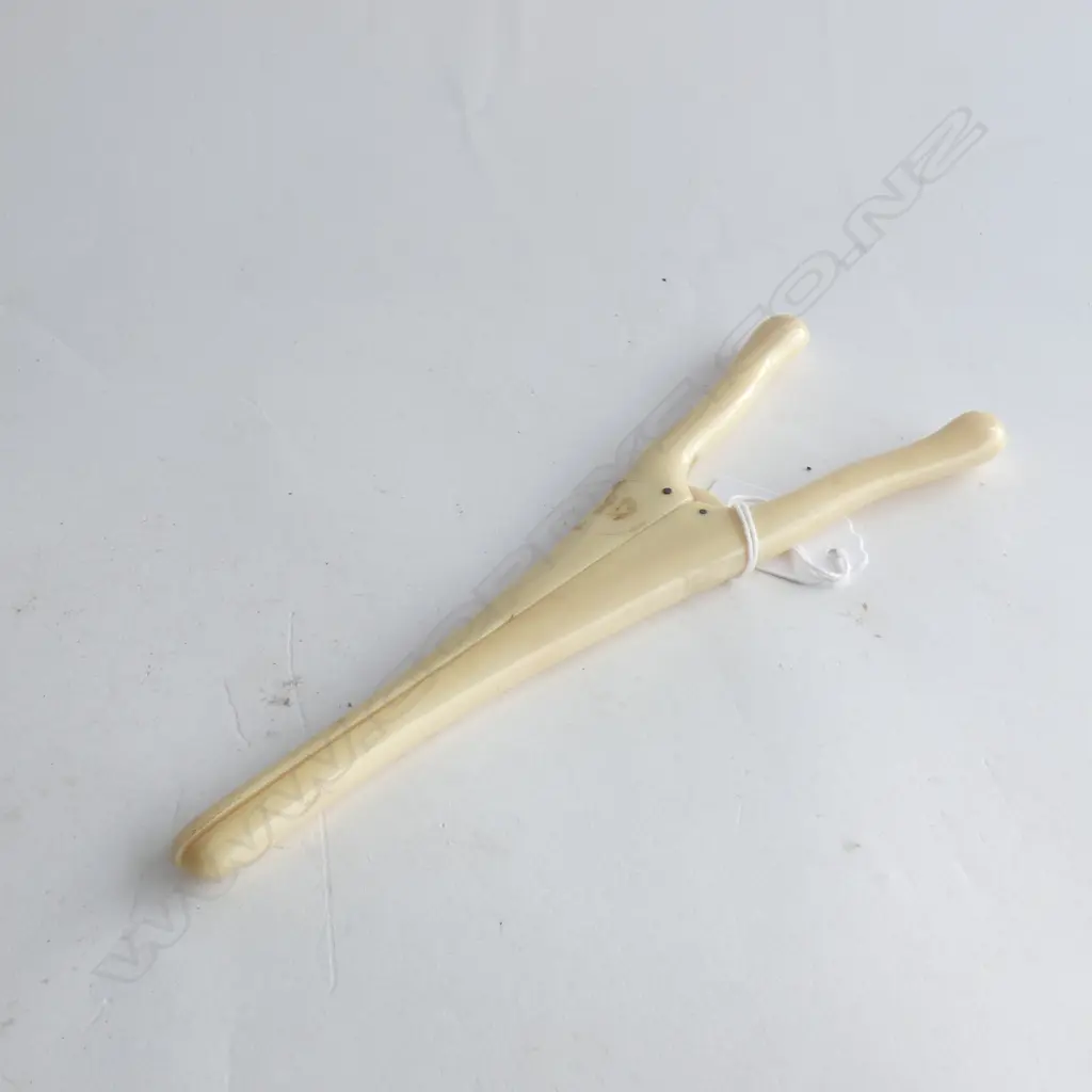 BONE GLOVE STRETCHER  Image 1++