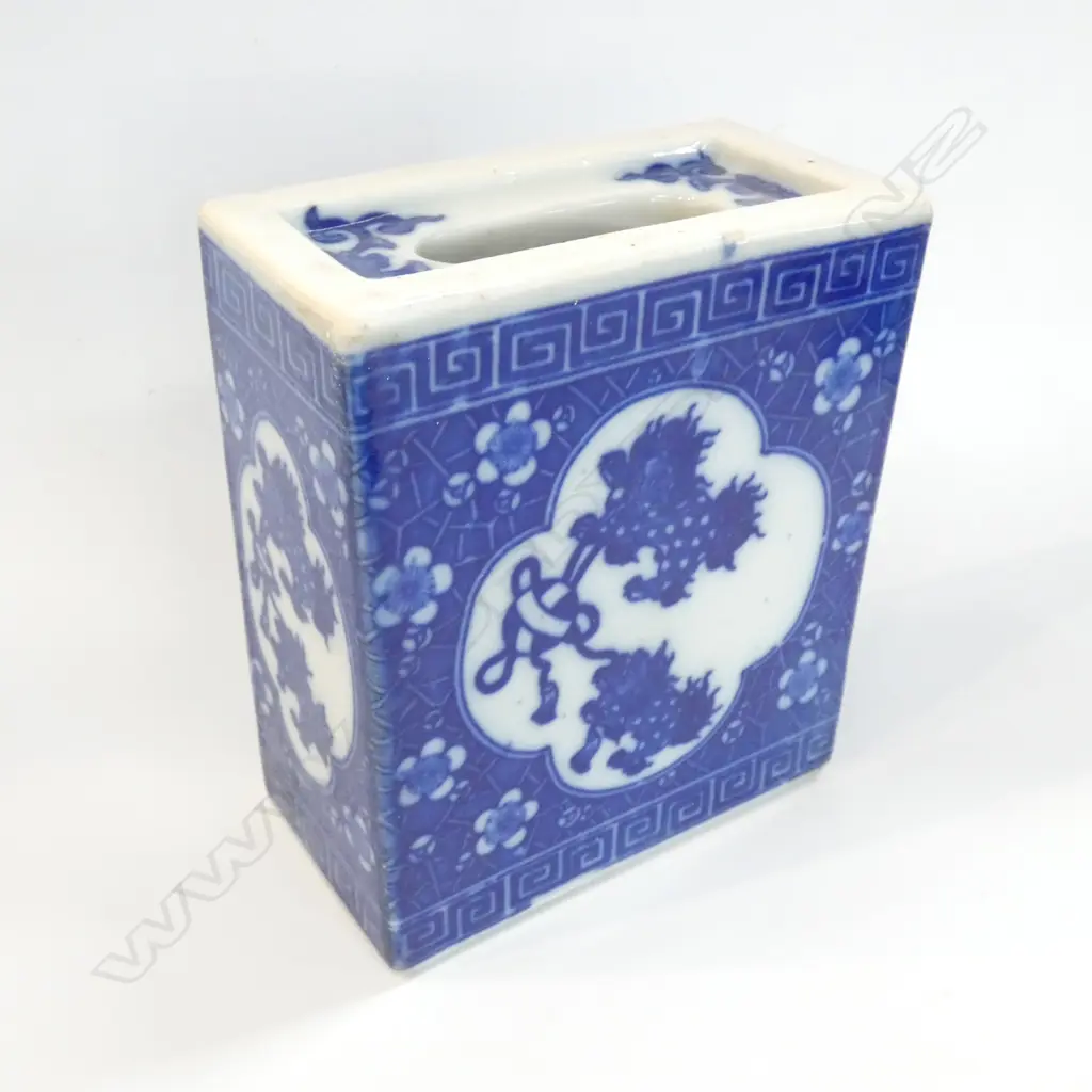CHINESE B/W PORCELAIN PILLOW (CHIP) Image 1++