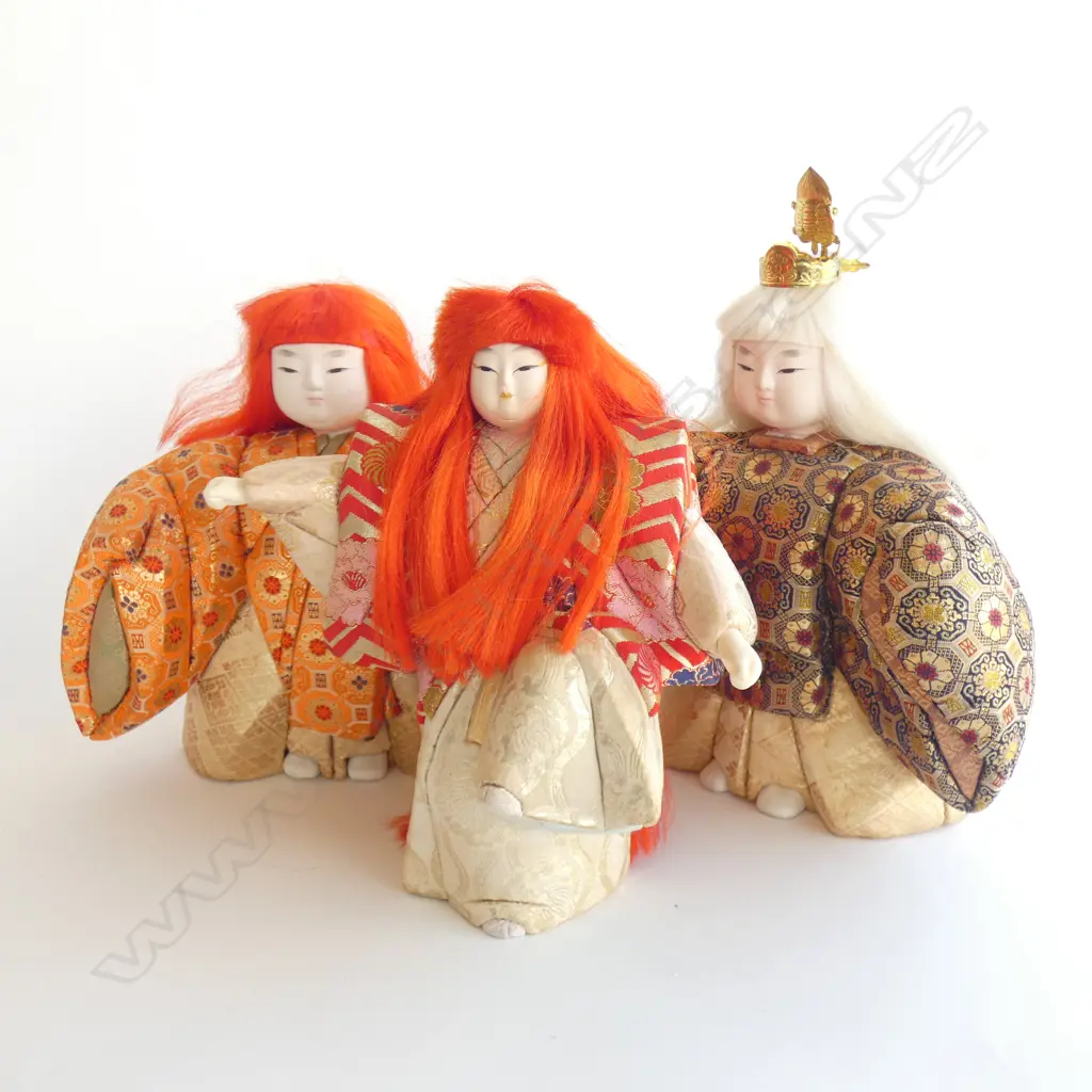 3 JAPANESE KABUKI DOLLS H.240mm on BLACK STANDS Image 1++