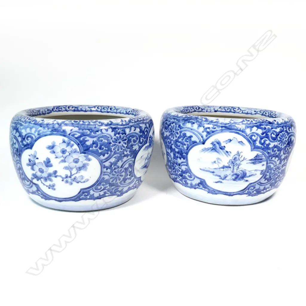 PR OF LARGE CHINESE B&W PLANTERS, DIA. 380MM, H. 240MM Image 1++