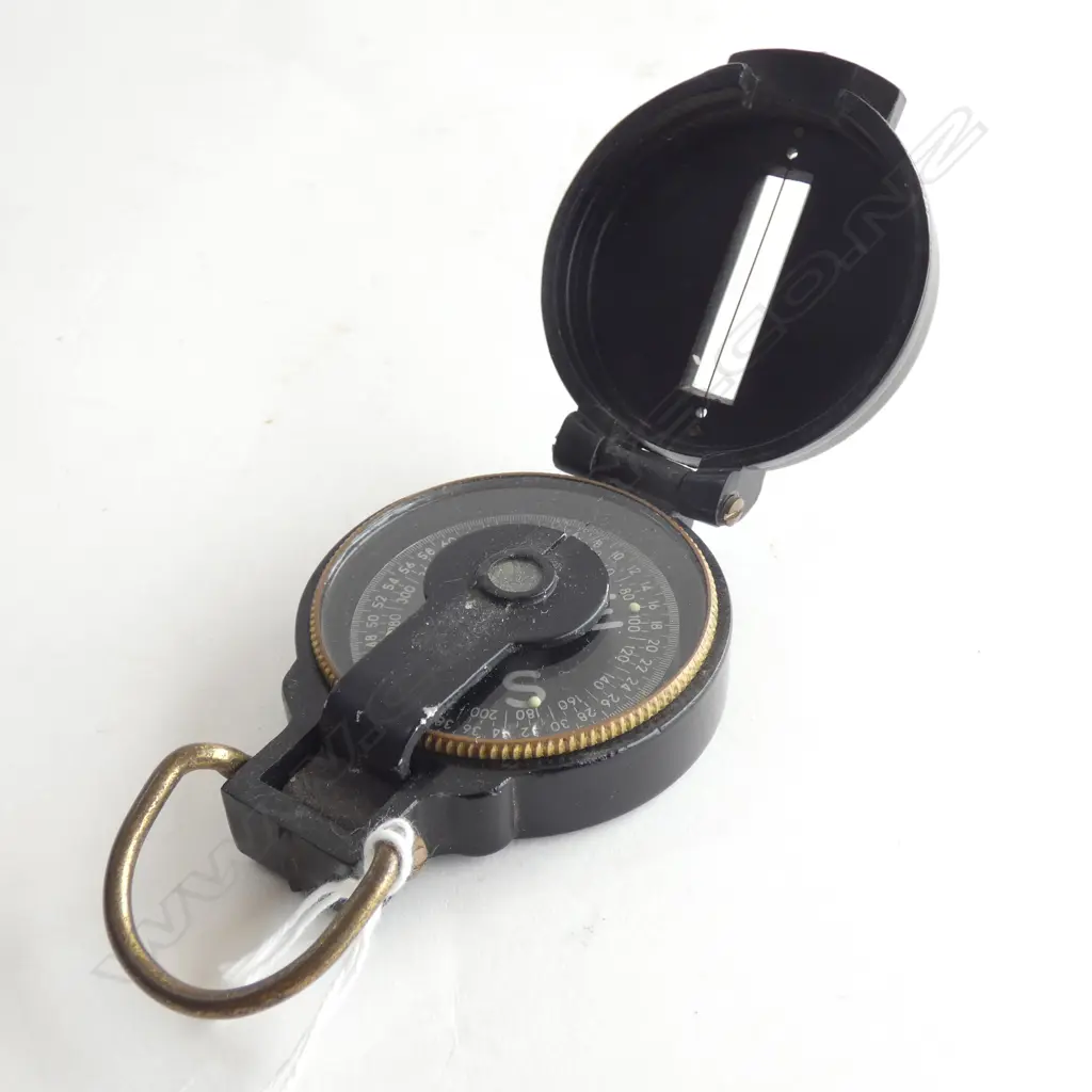 VINTAGE HARD PLASTIC 'ENGINEER' COMPASS '12BX' Image 1++