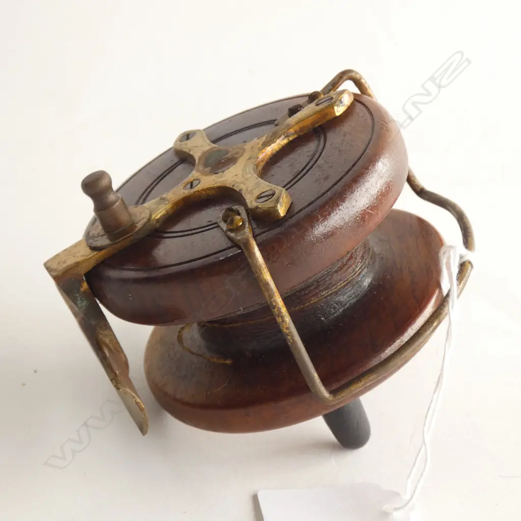 VINTAGE COPPER & WOOD FISHING REEL DIA 100MM Image 1++