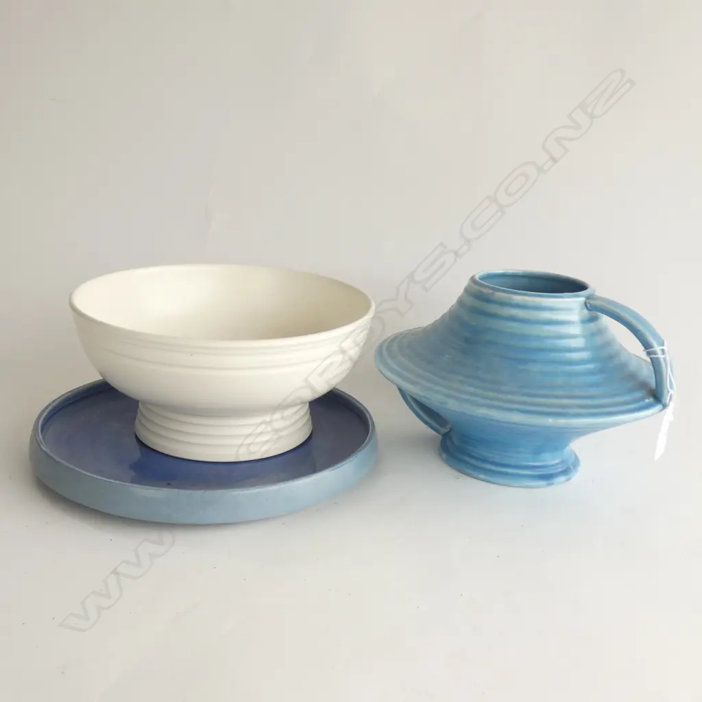 ART DECO HASSMAN BLUE VASE (H180MM), WEDGWOOD WHITE BOWL (DIA 207MM)& NZ PLATE  Image 1++