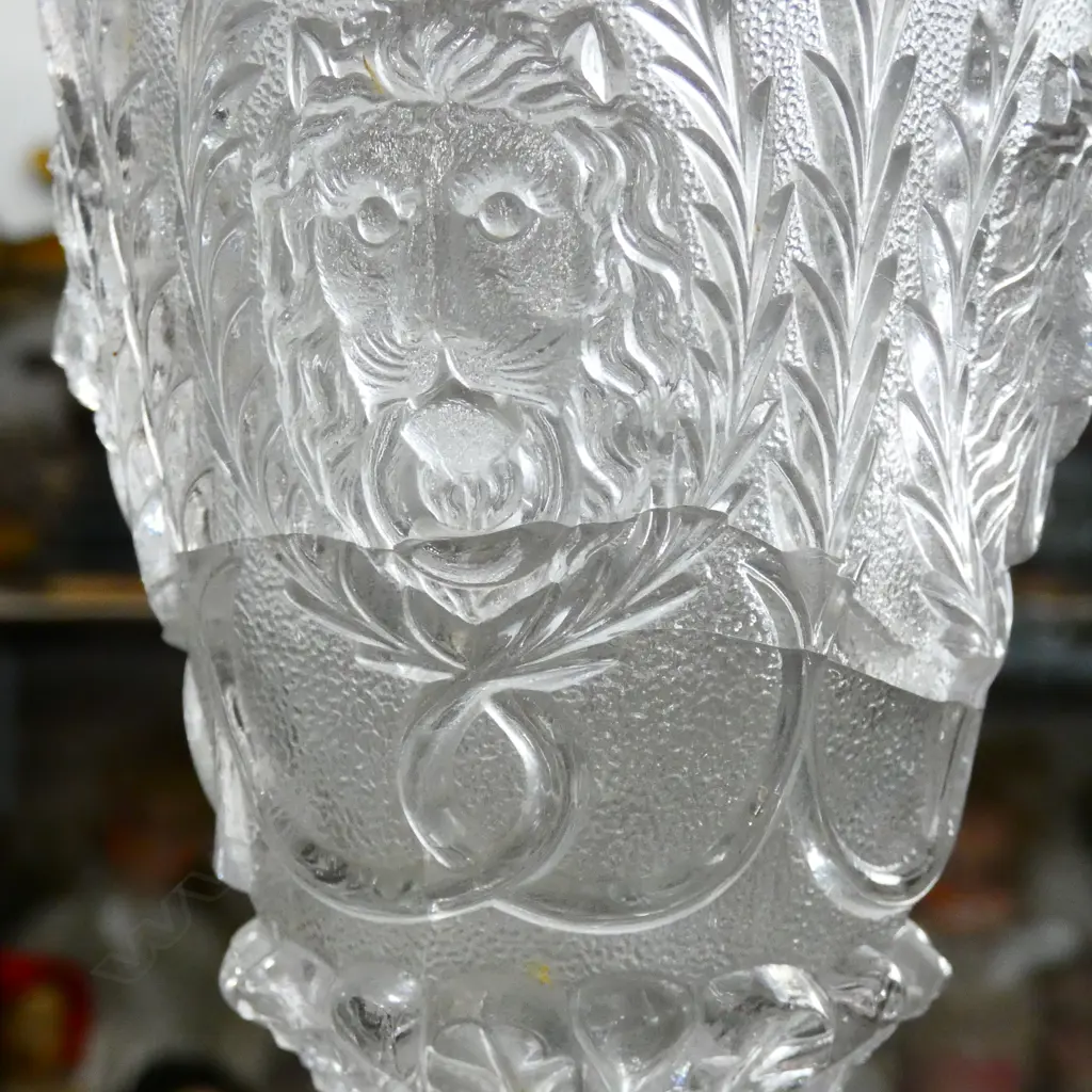 4 PCS OLD GLASS - 2 BOAT SHAPED DISHES - IRIDESCENT GLASS SWAN VASE & LG VASE W LION HEADS H260MM Image 1++